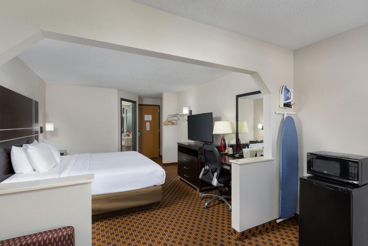  | SureStay Plus Hotel by Best Western Chattanooga/ Hamilton Place