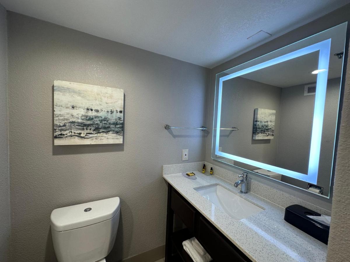 | Best Western Plus Dallas Love Field North Hotel