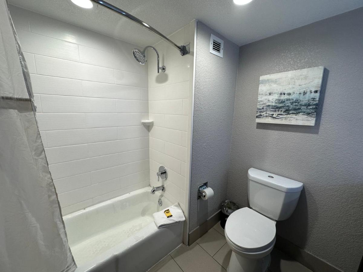 | Best Western Plus Dallas Love Field North Hotel