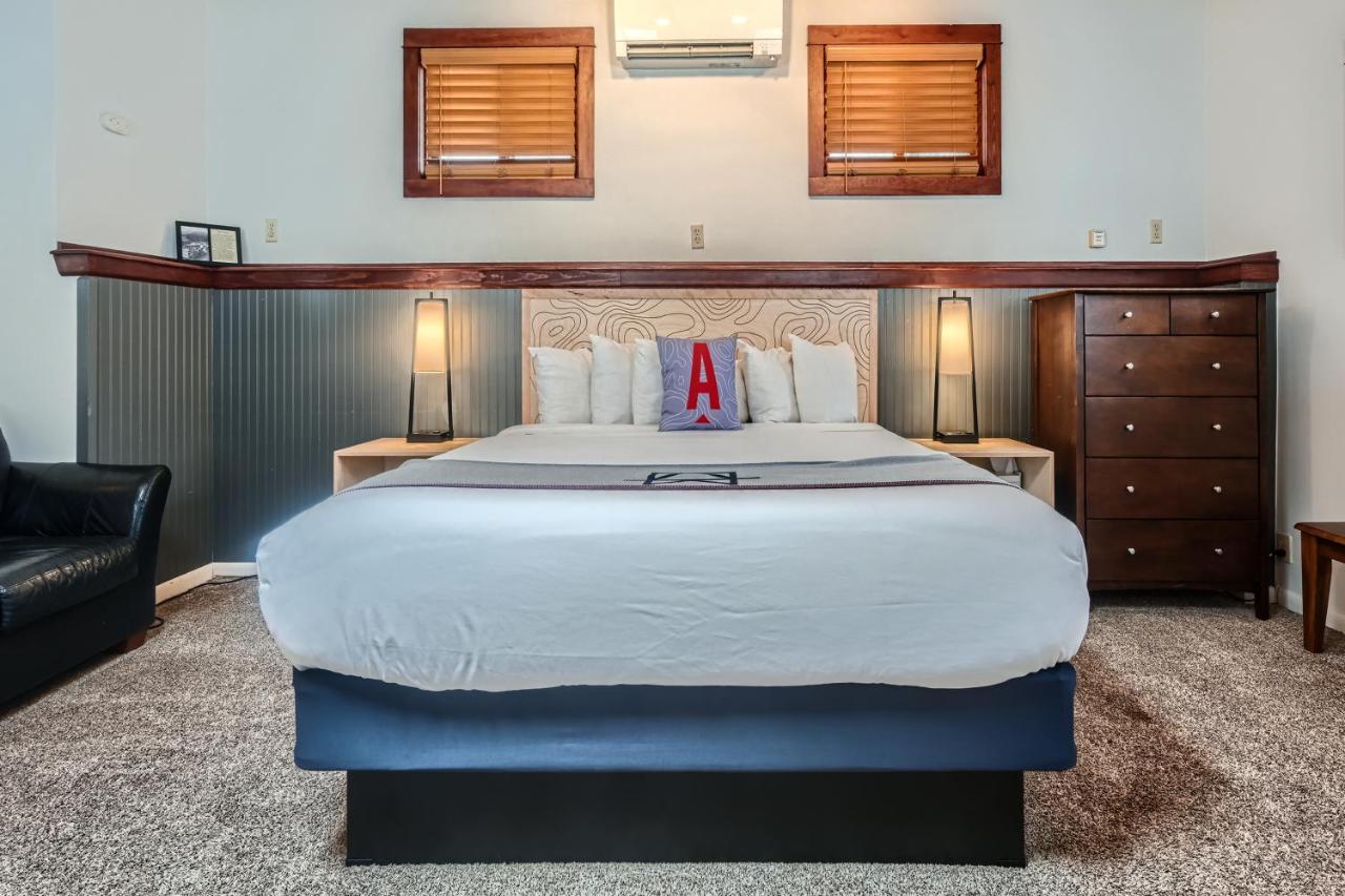 | A-Lodge Boulder