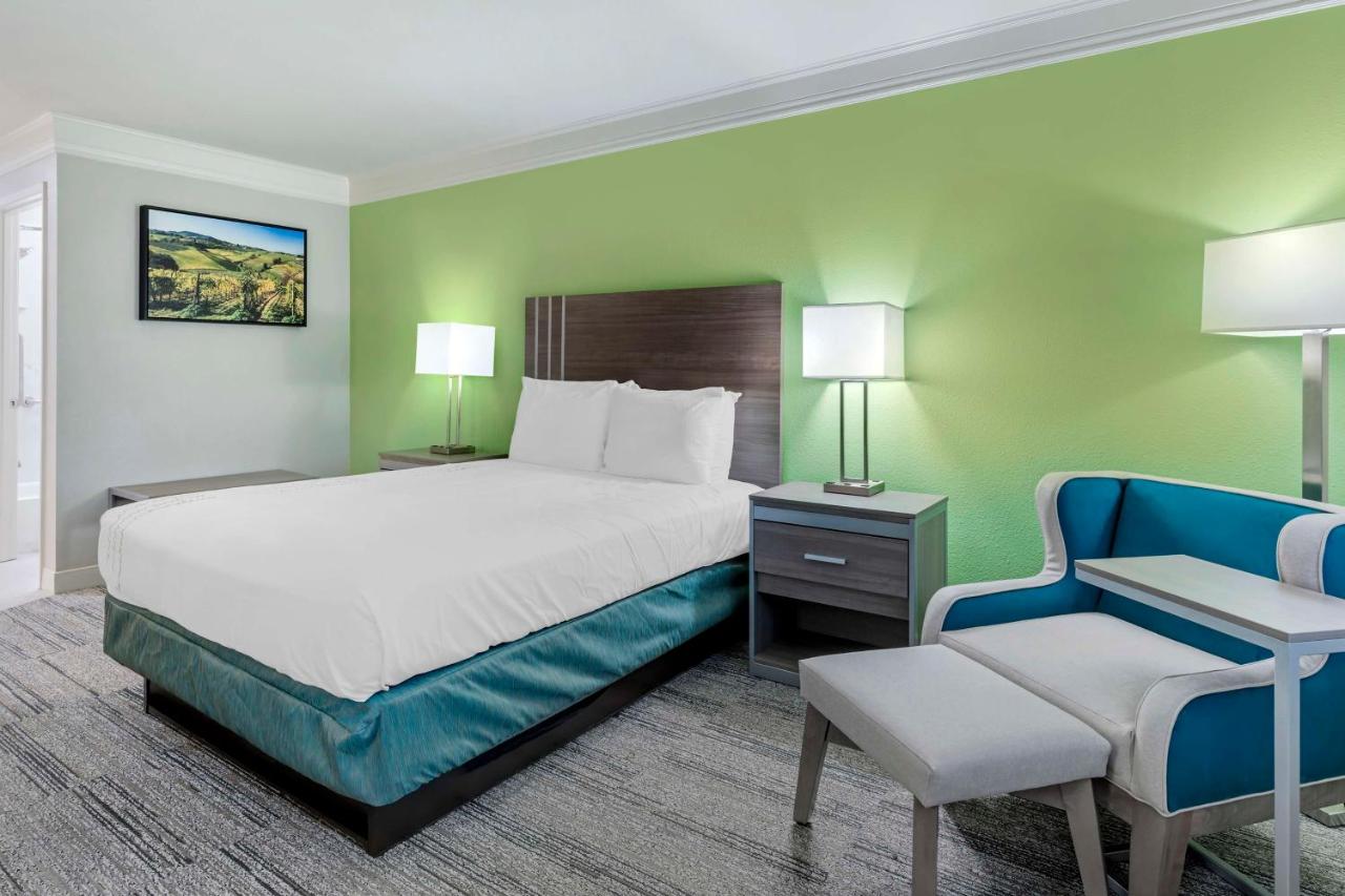 Queen Room - Non-Smoking at Best Western Cordelia Inn