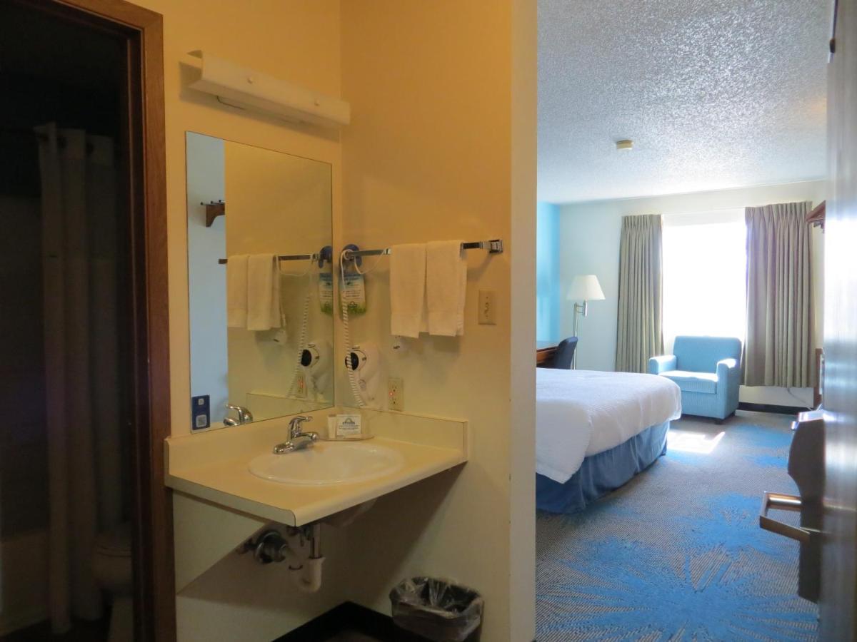 King Room - Non-Smoking at Days Inn by Wyndham Alamosa