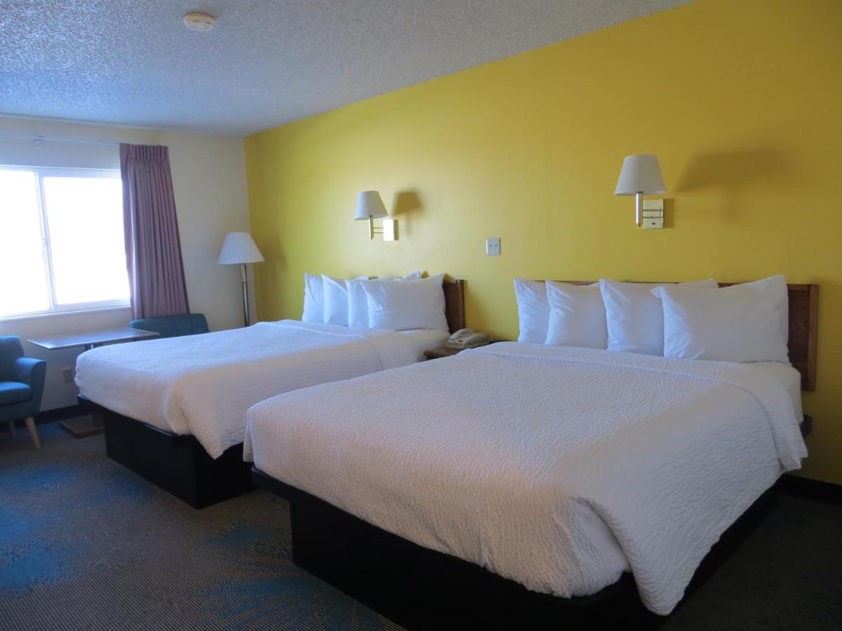 Queen Room with Two Queen Beds - Non-Smoking at Days Inn by Wyndham Alamosa