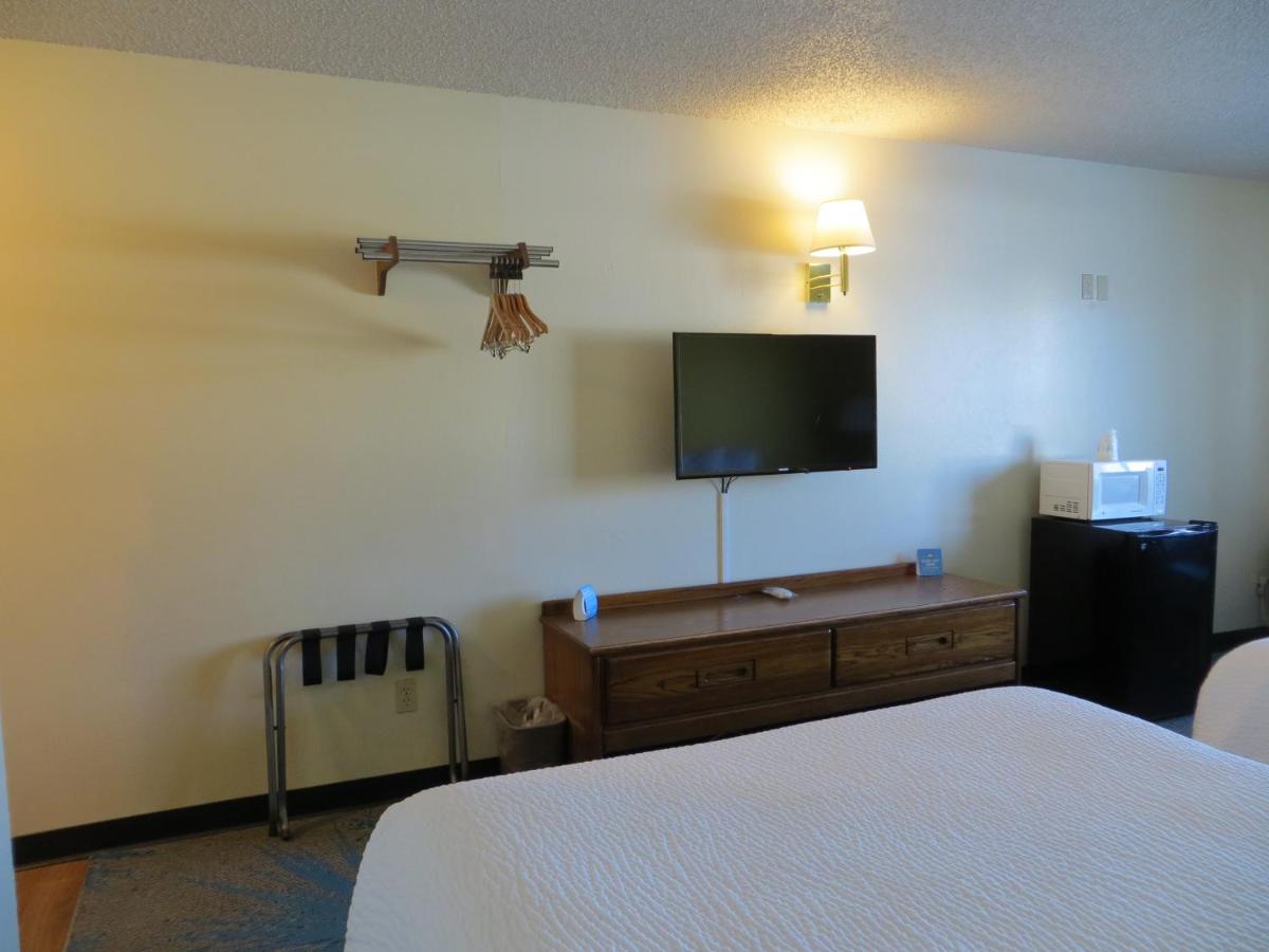 Queen Room with Two Queen Beds - Non-Smoking at Days Inn by Wyndham Alamosa