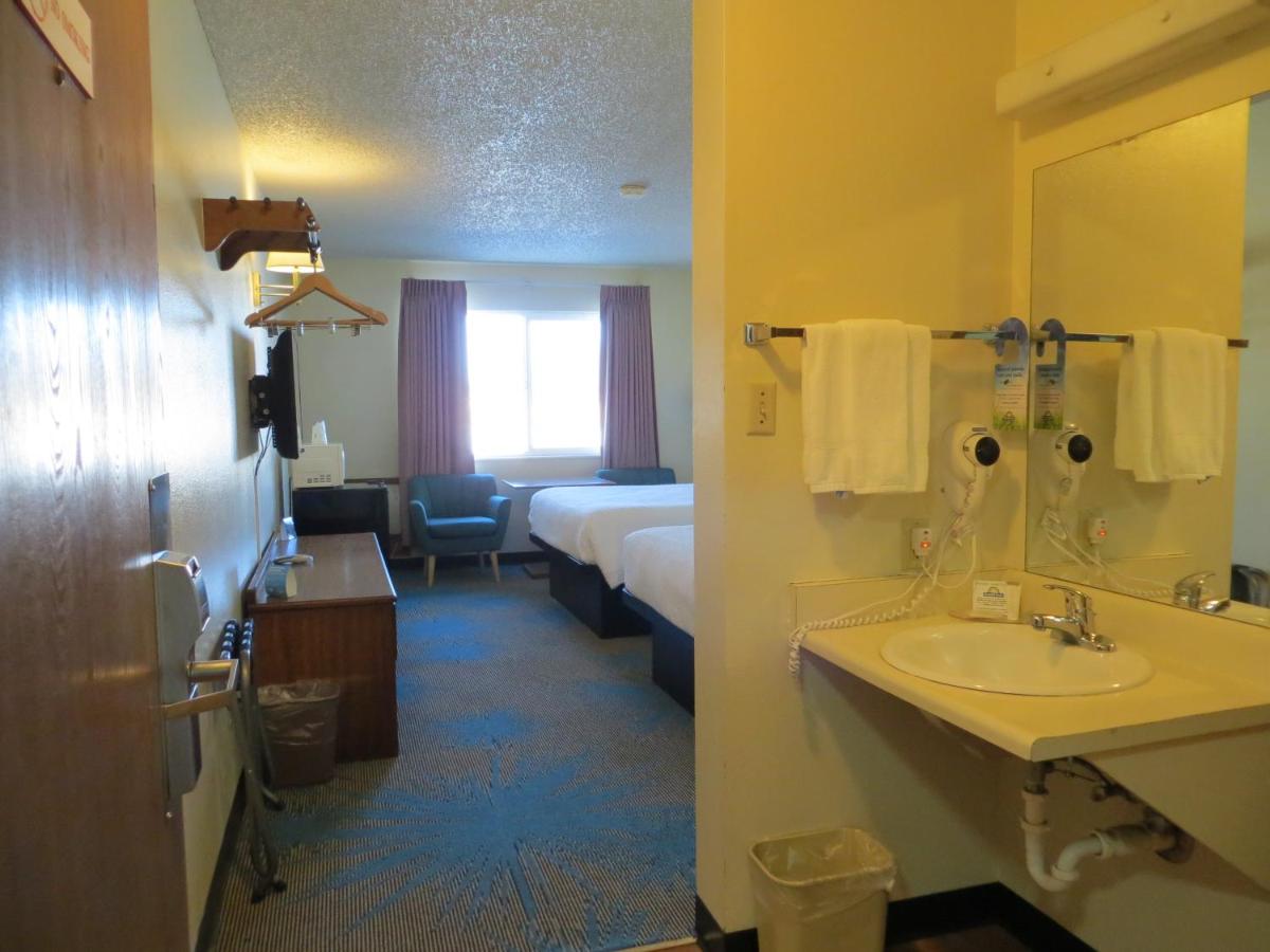 Queen Room with Two Queen Beds - Non-Smoking at Days Inn by Wyndham Alamosa