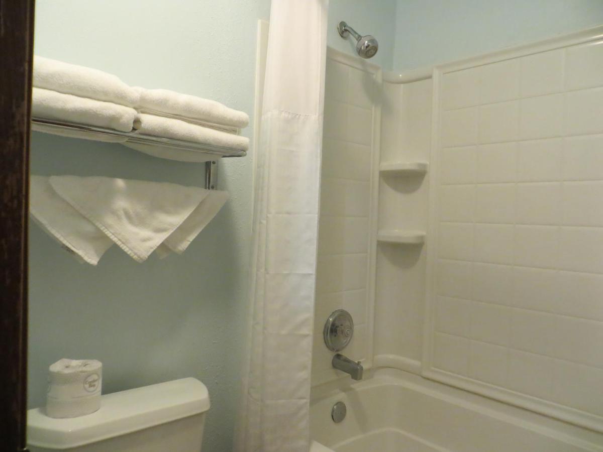 Queen Room with Two Queen Beds - Non-Smoking at Days Inn by Wyndham Alamosa