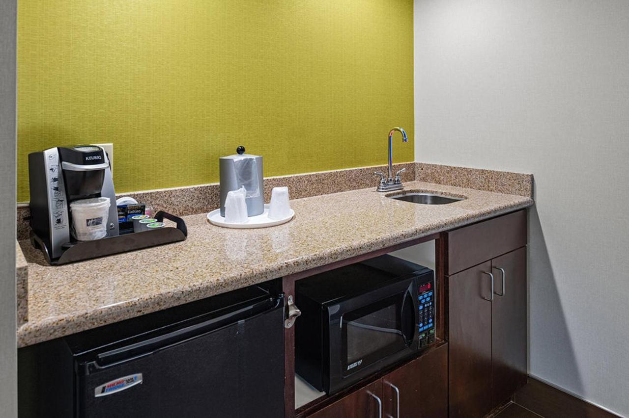 | Holiday Inn Express Hotel & Suites Twentynine Palms, an IHG Hotel