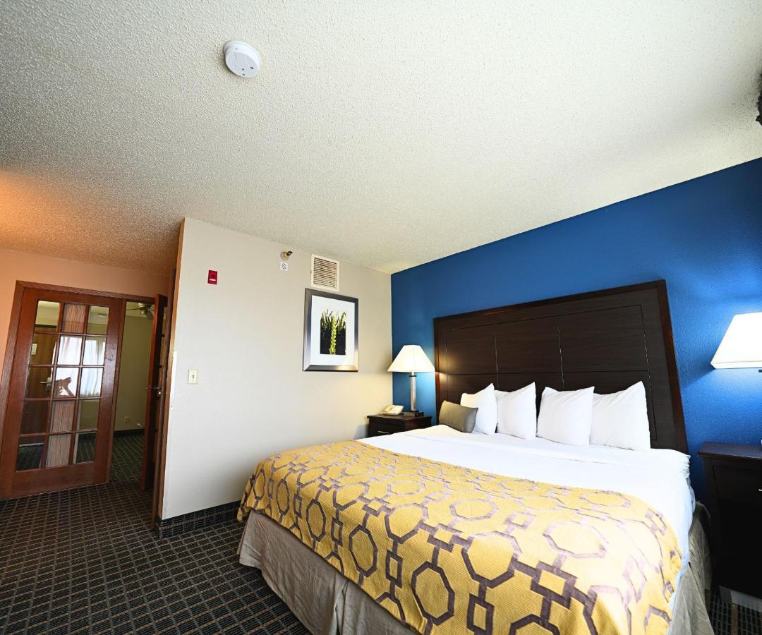 Studio King Suite - Non-Smoking at Baymont by Wyndham Marshalltown