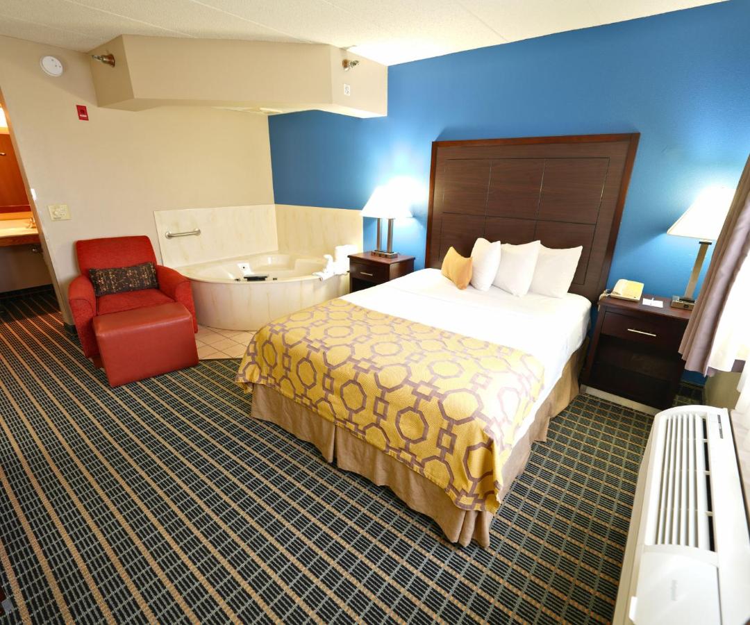 Studio Queen Suite - Non-Smoking at Baymont by Wyndham Marshalltown