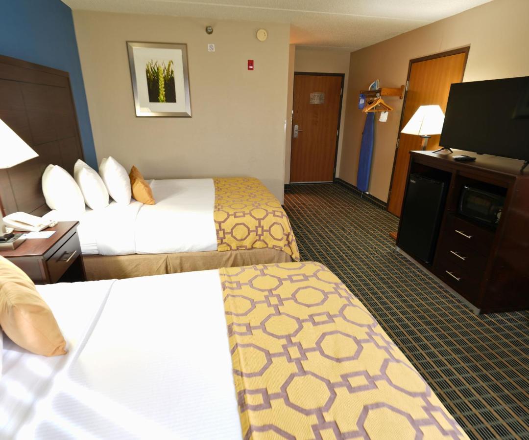 Queen Room with Two Queen Beds - Non-Smoking at Baymont by Wyndham Marshalltown