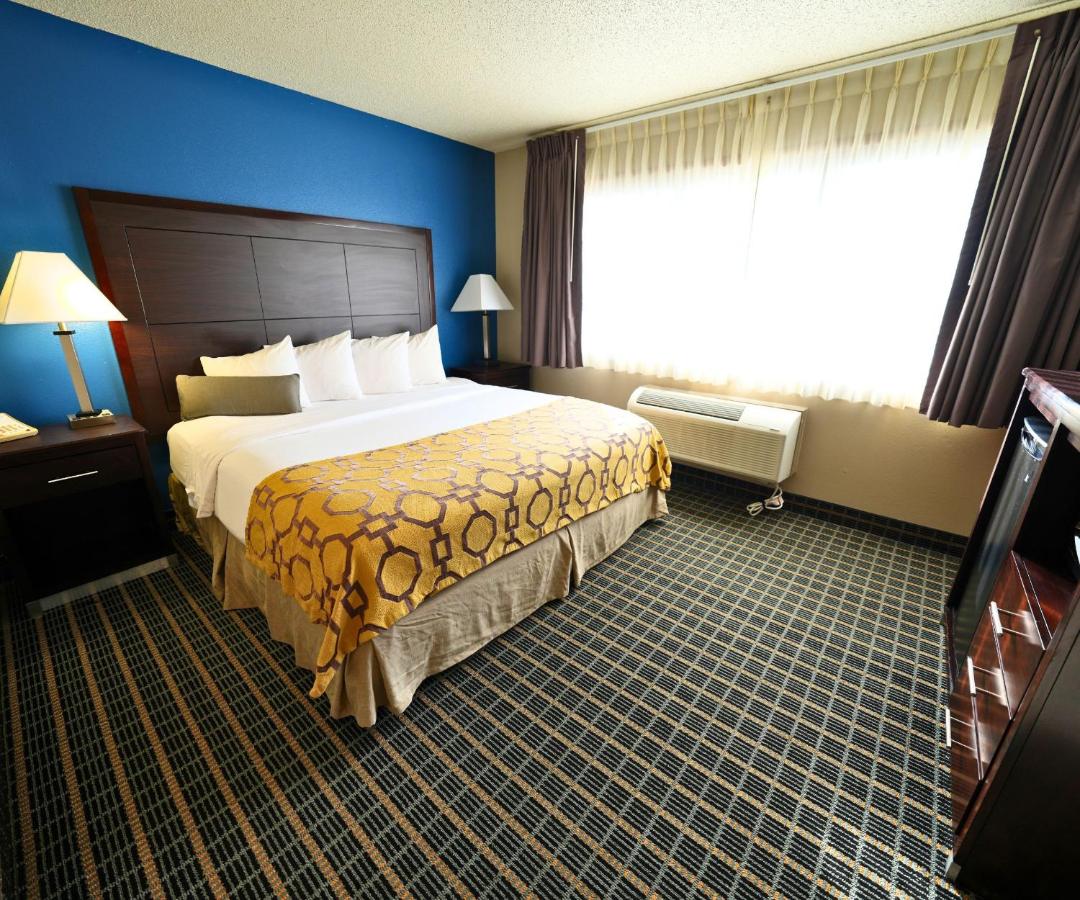 Studio King Suite - Non-Smoking at Baymont by Wyndham Marshalltown