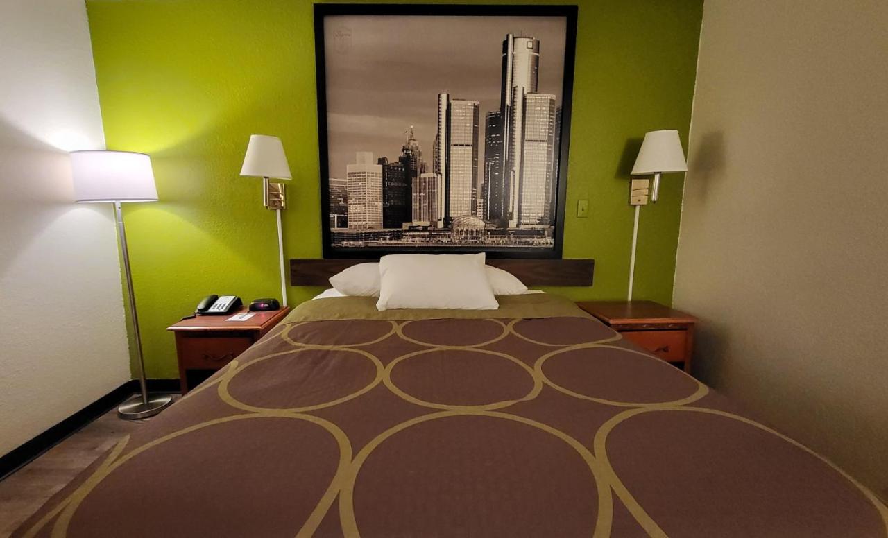 | Super 8 by Wyndham Canton/Livonia Area