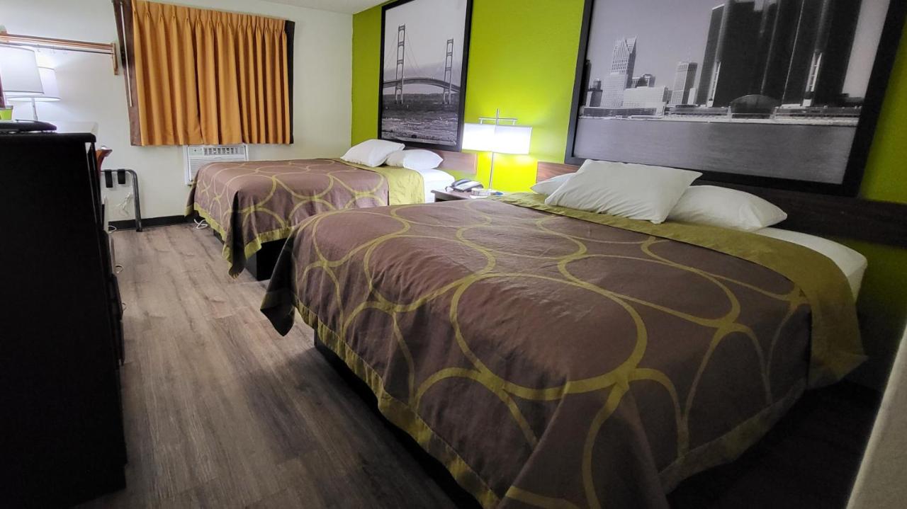 | Super 8 by Wyndham Canton/Livonia Area