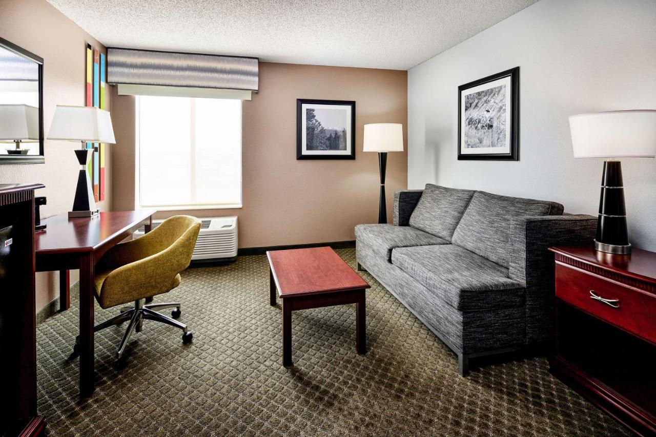 King Study Room - Non-Smoking at Hampton Inn Longmont