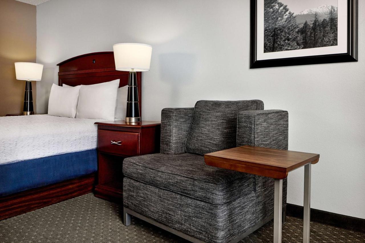 Queen Room - Non-Smoking at Hampton Inn Longmont
