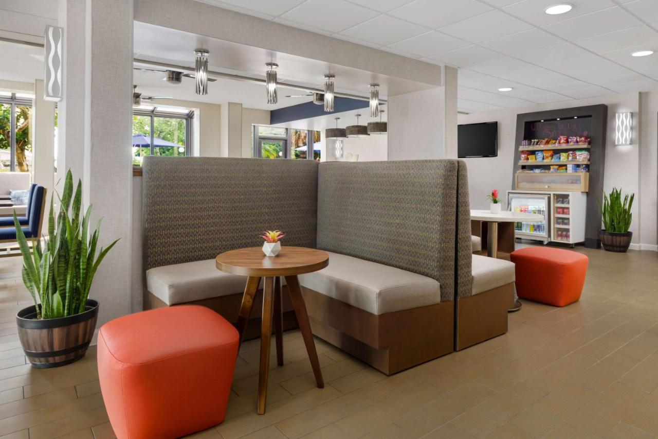  | Hampton Inn Ft. Lauderdale-Cypress Creek