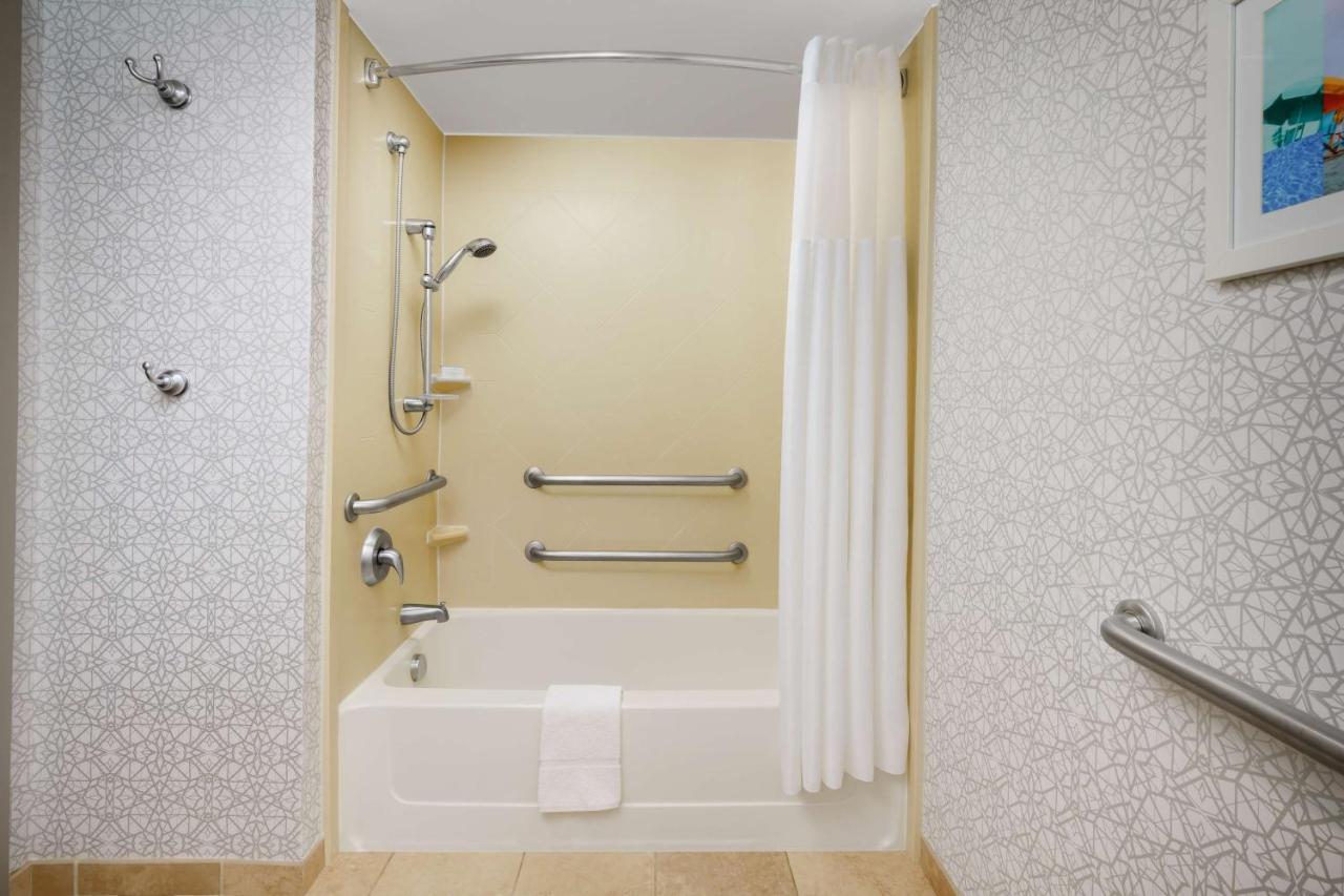  | Hampton Inn Ft. Lauderdale-Cypress Creek