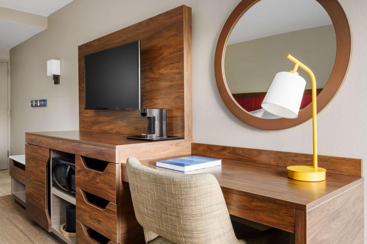  | Hampton Inn Ft. Lauderdale-Cypress Creek