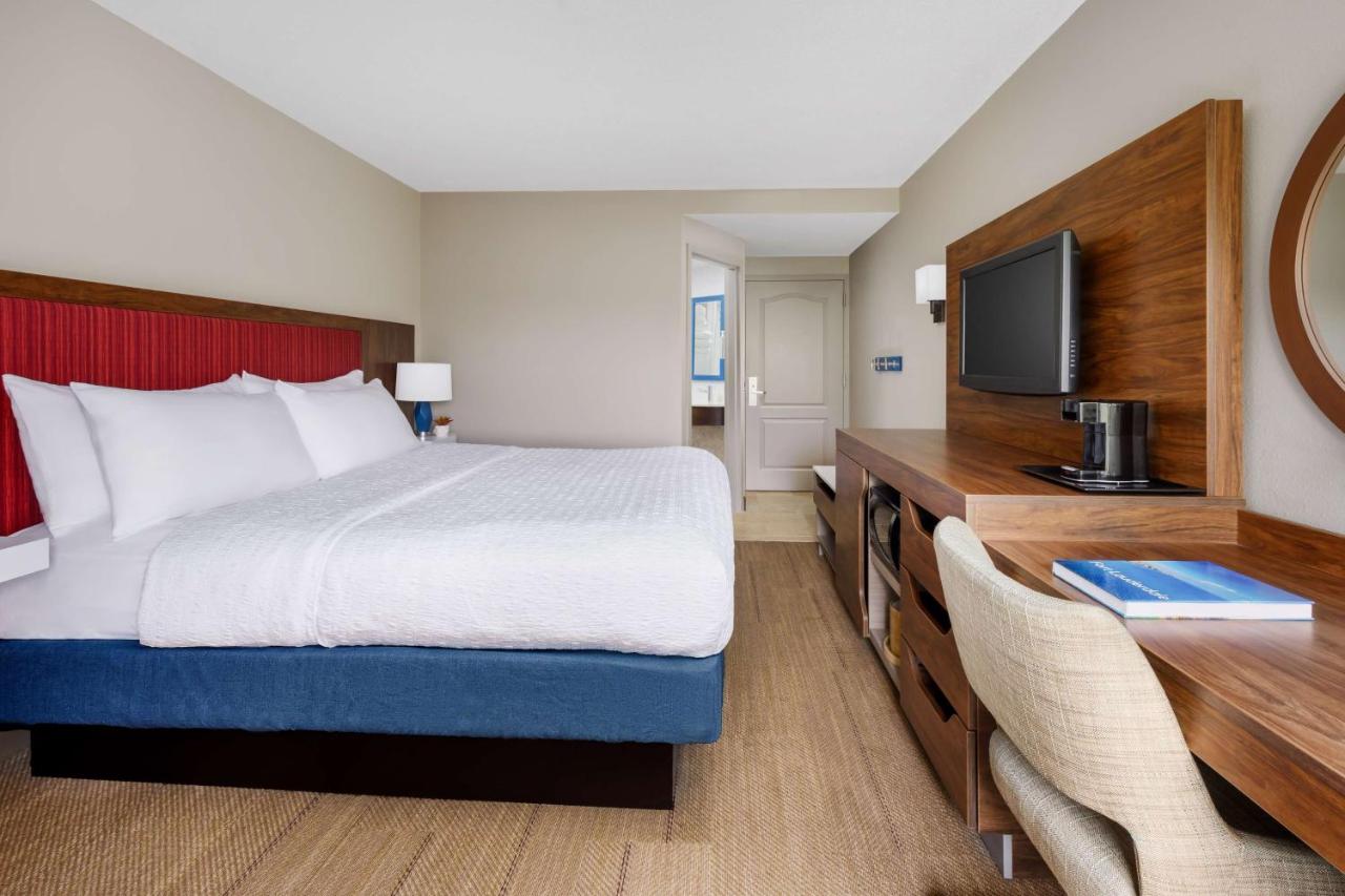  | Hampton Inn Ft. Lauderdale-Cypress Creek