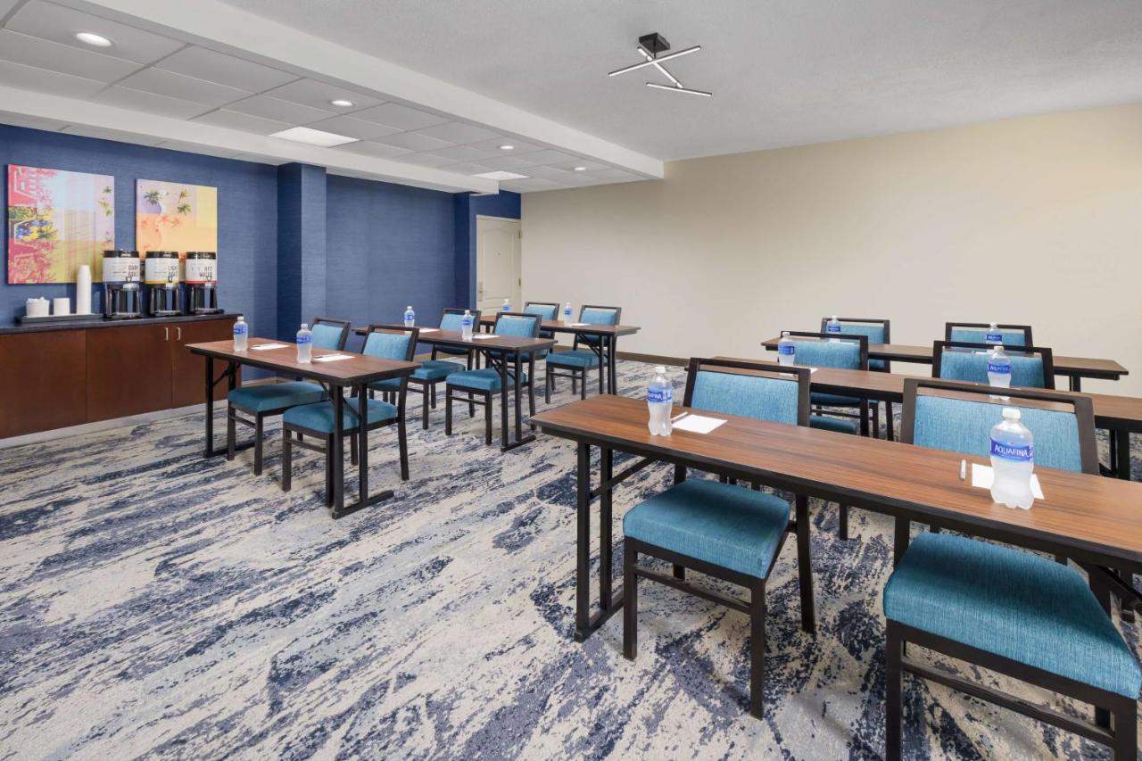  | Hampton Inn Ft. Lauderdale-Cypress Creek