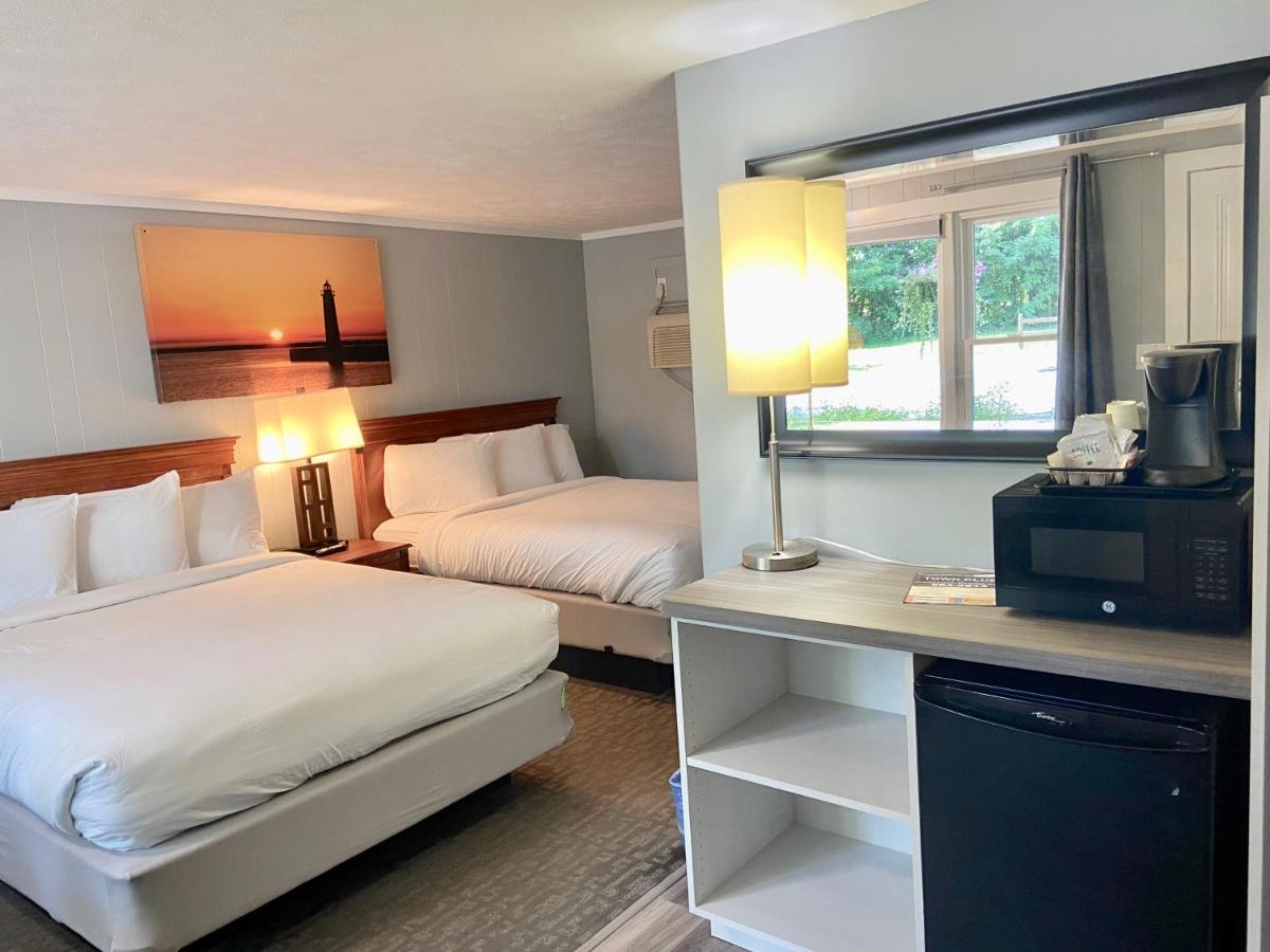 | Elk Rapids Lakeshore Inn