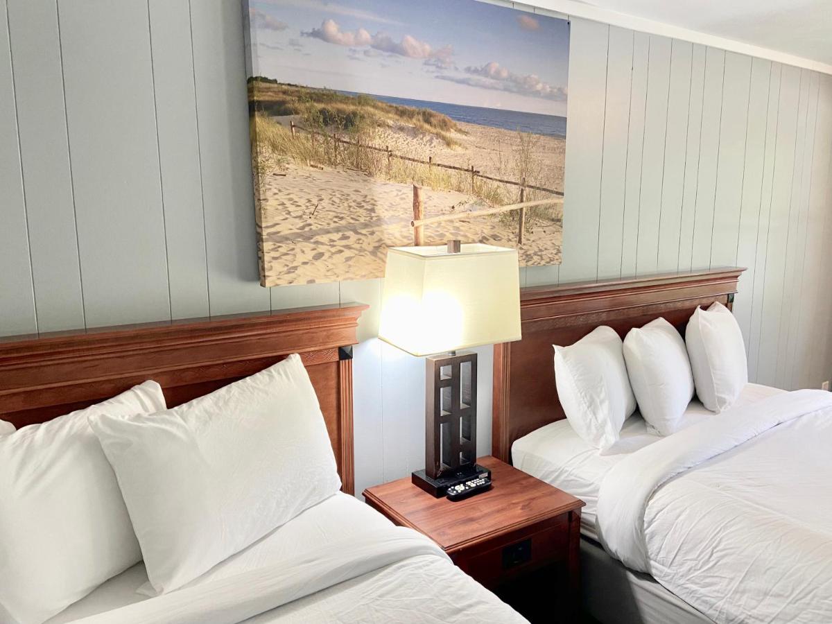  | Elk Rapids Lakeshore Inn