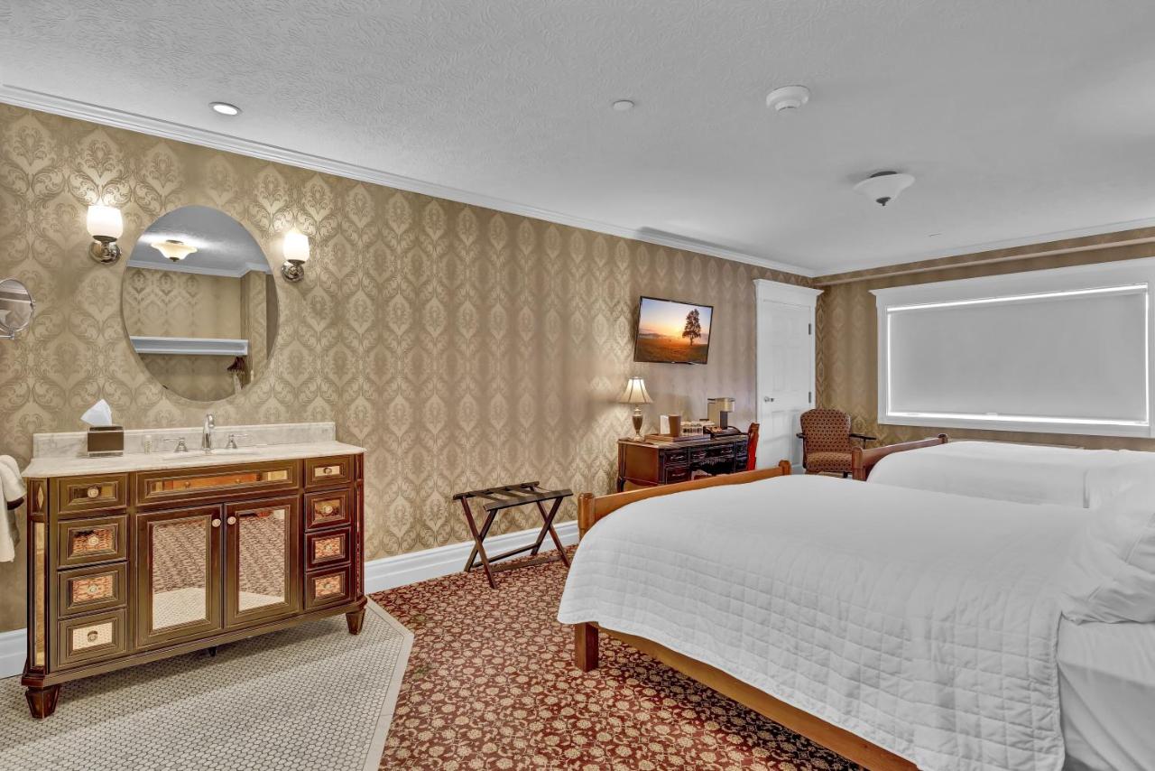 Double Room with Spa Bath at St James Hotel