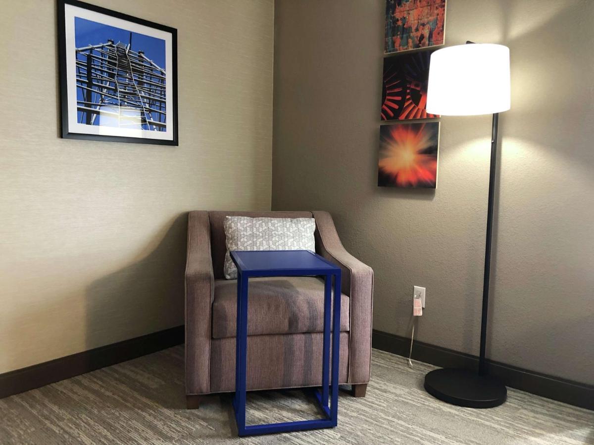 King Room - Non-Smoking at Hampton Inn El Dorado