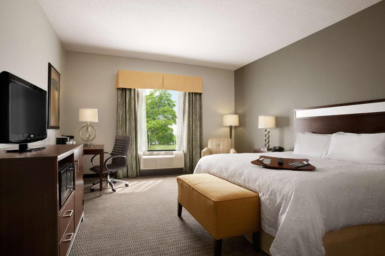 King Room - Non-Smoking at Hampton Inn & Suites Mansfield