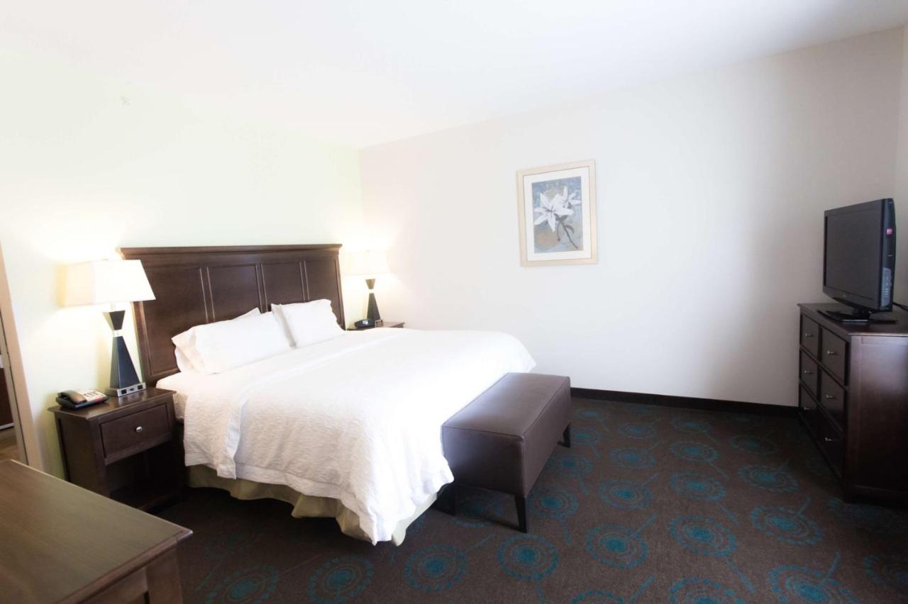 King Room - Disability Access at Hampton Inn & Suites Middlebury