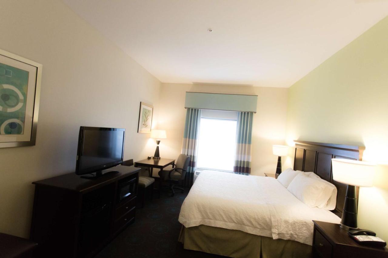 King Studio with Spa Bath - Non-Smoking at Hampton Inn & Suites Middlebury