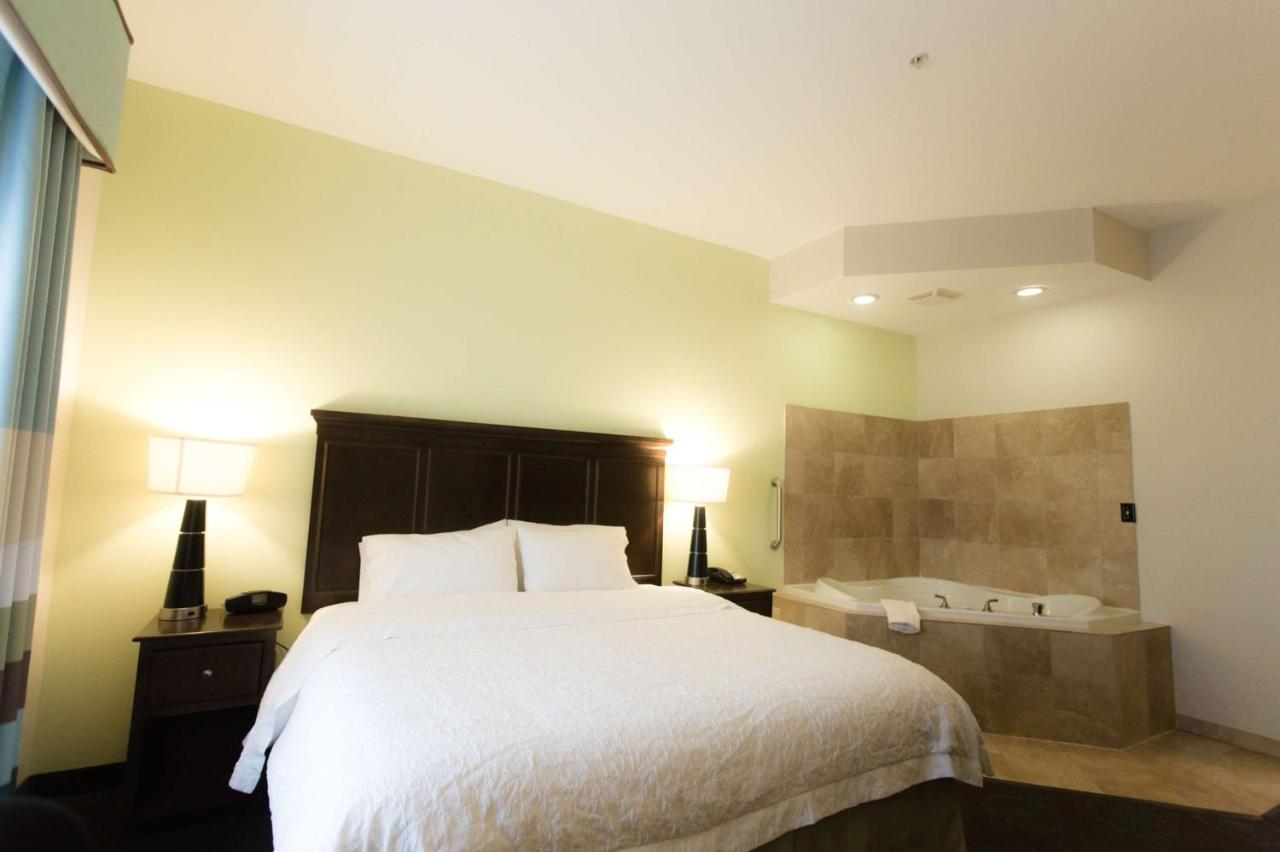 King Studio with Spa Bath - Non-Smoking at Hampton Inn & Suites Middlebury