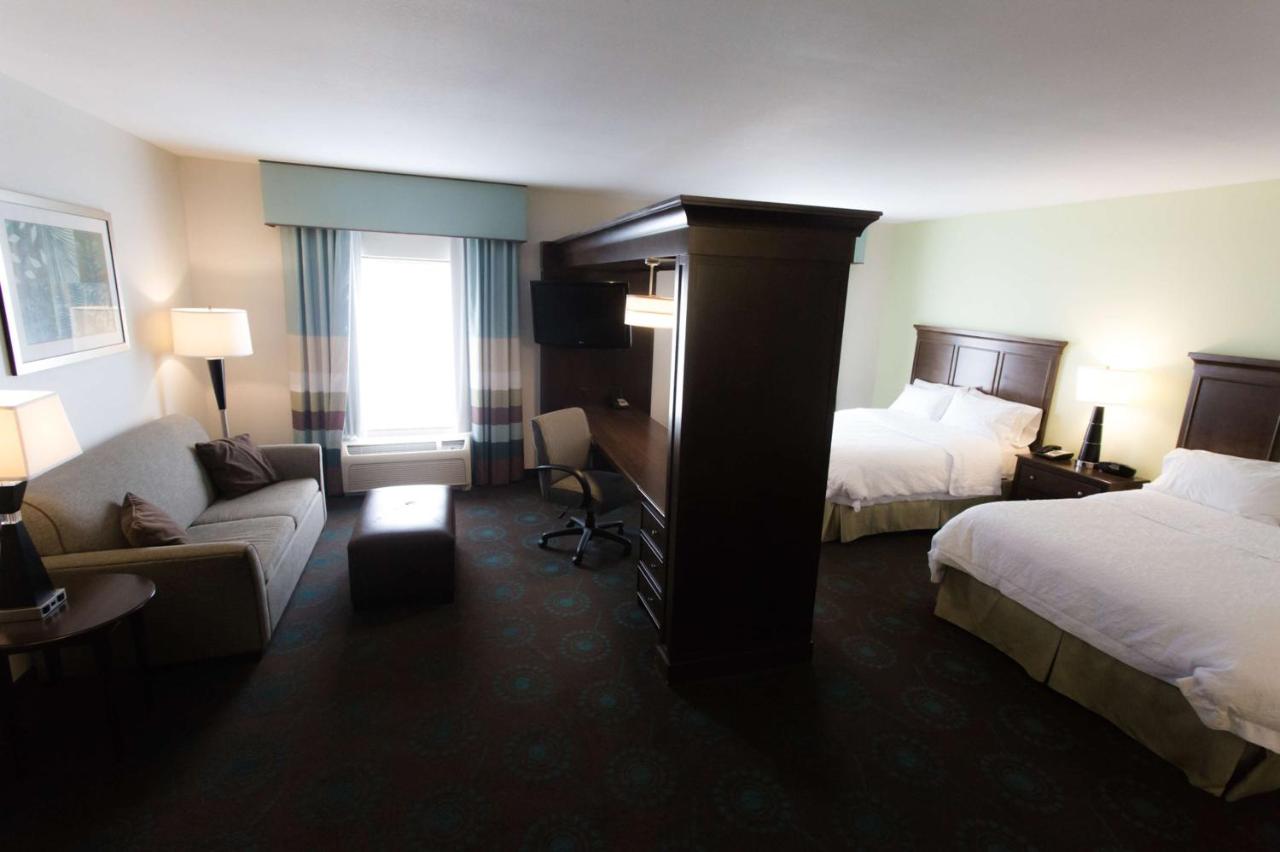 Queen ROom with Two Queen Beds Studio- Non-Smoking at Hampton Inn & Suites Middlebury