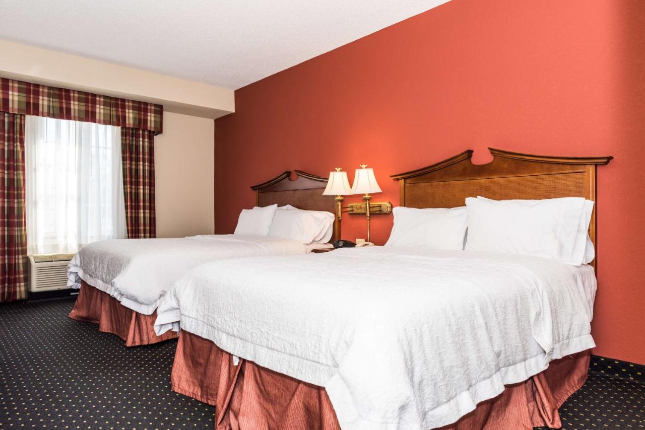 Queen Room with Two Queen Beds at Hampton Inn Easton