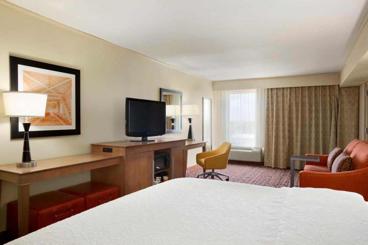 Deluxe King Room at Hampton Inn Forrest City
