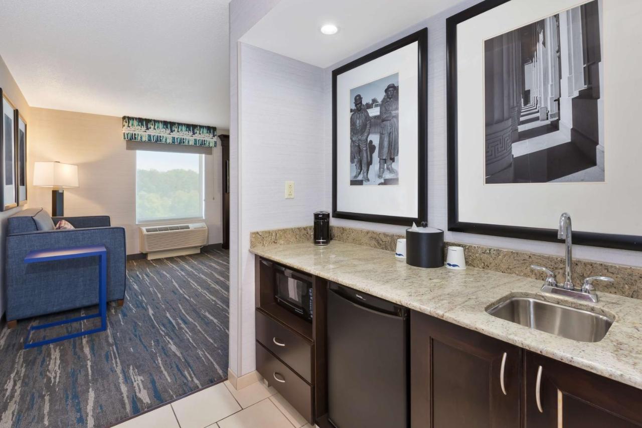 Non-Smoking Two Queen Studio Suite with Sofa Bed at Hampton Inn & Suites Flint/Grand Blanc