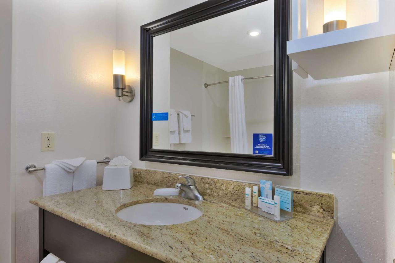 Queen Room with Two Queen Beds - Non-Smoking at Hampton Inn & Suites Flint/Grand Blanc