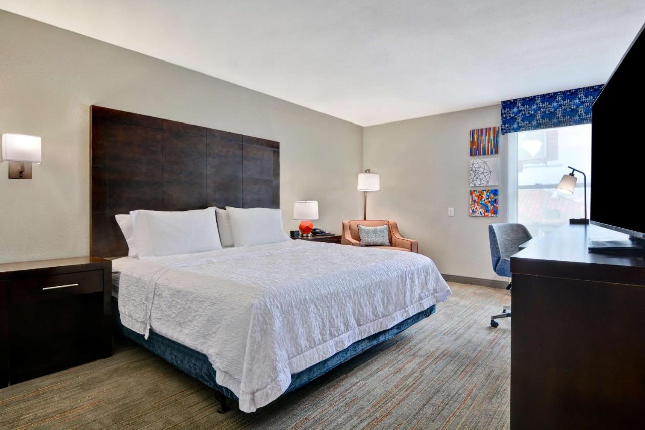 King Room - Non-Smoking at Hampton Inn Greenwood