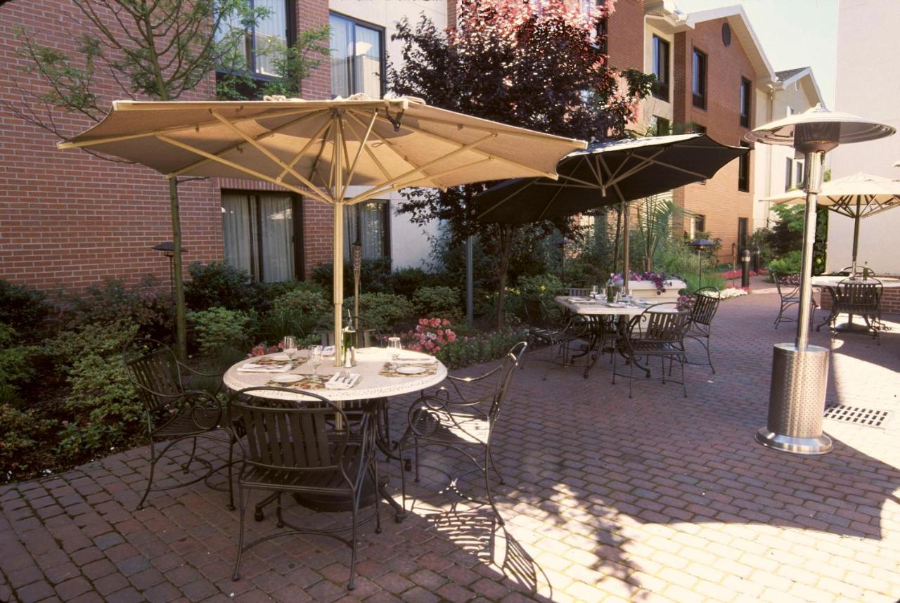 | Hampton Inn & Suites Fairfield