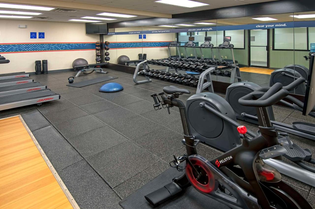 | Hampton Inn & Suites Fairfield