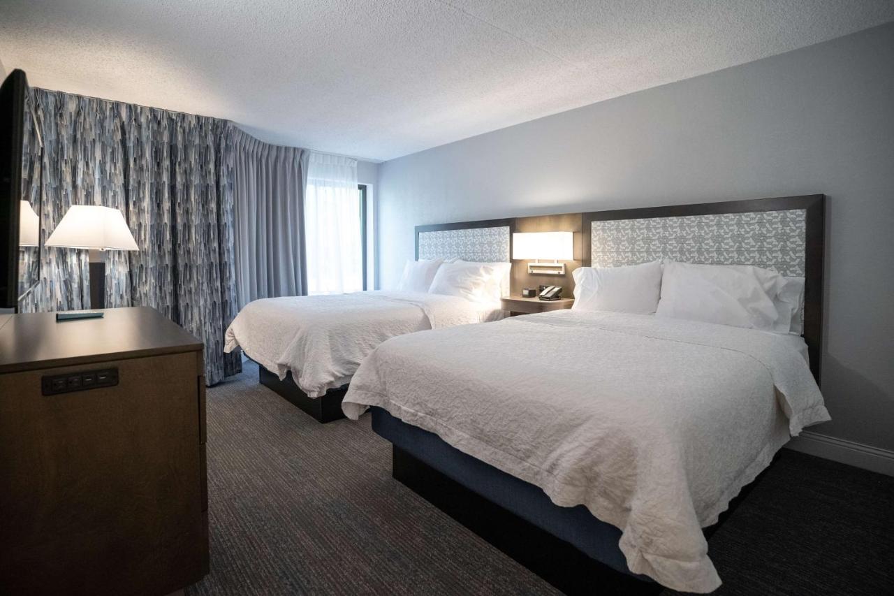 | Hampton Inn & Suites Fairfield