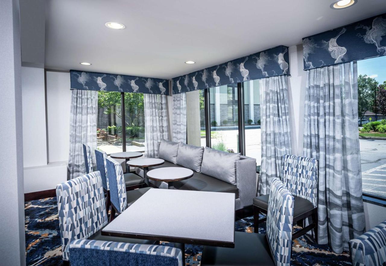| Hampton Inn Fall River/Westport