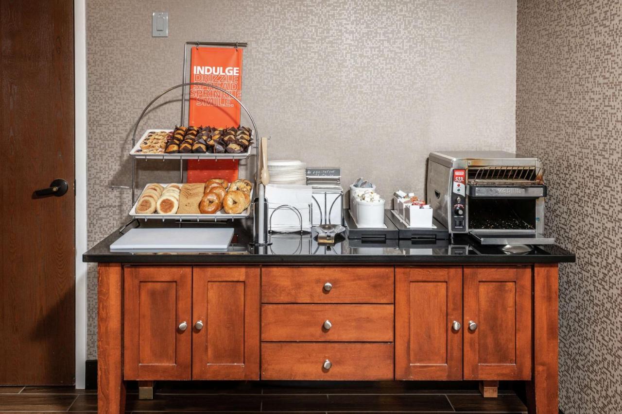 | Hampton Inn Fall River/Westport