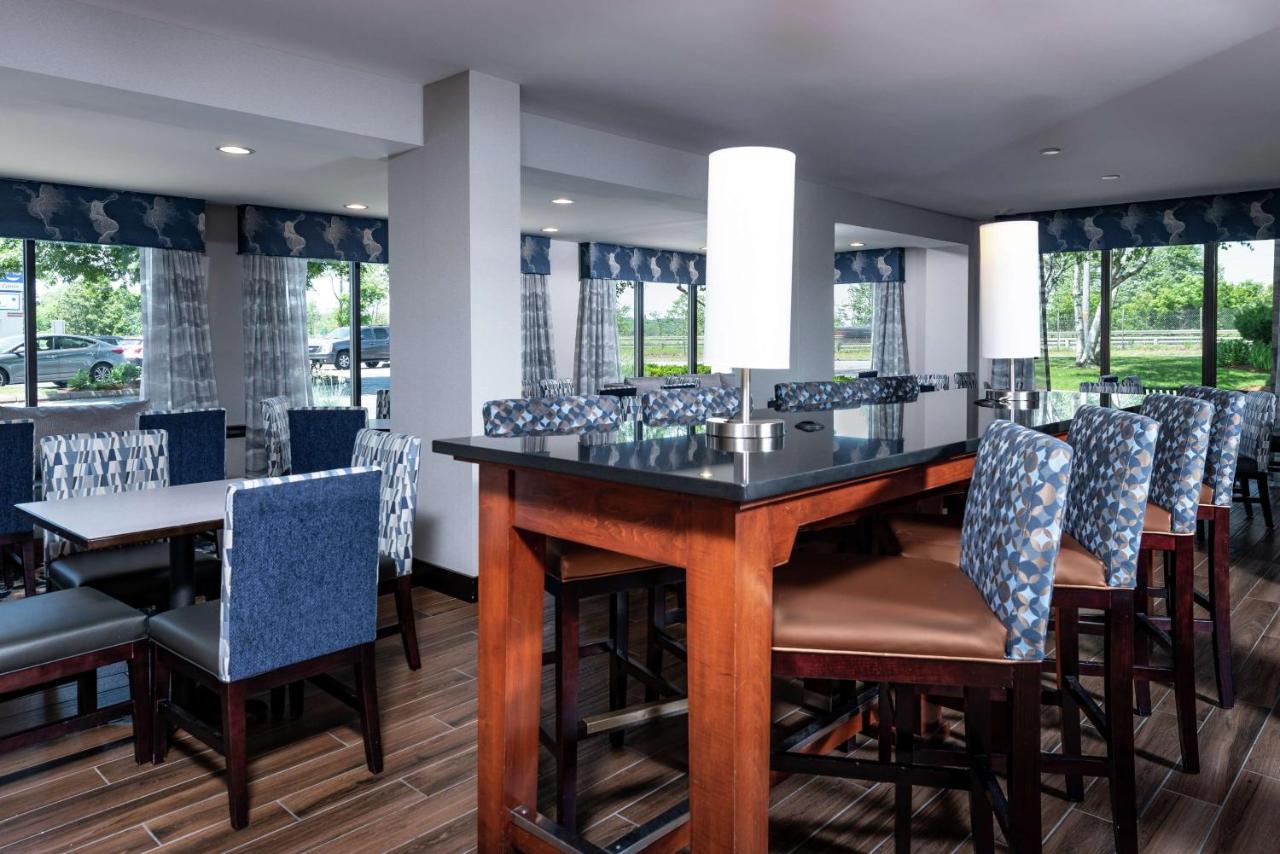 | Hampton Inn Fall River/Westport