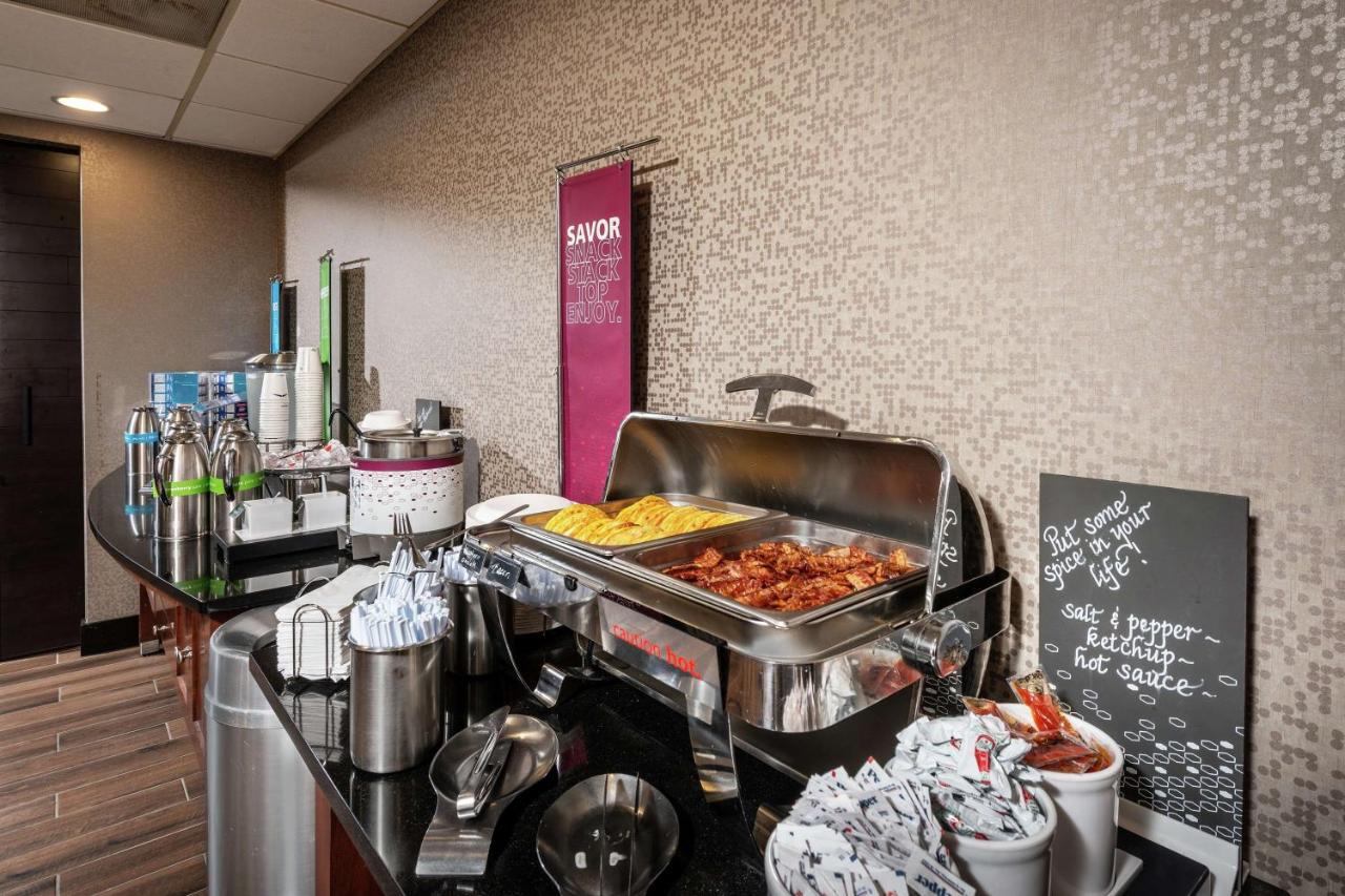 | Hampton Inn Fall River/Westport