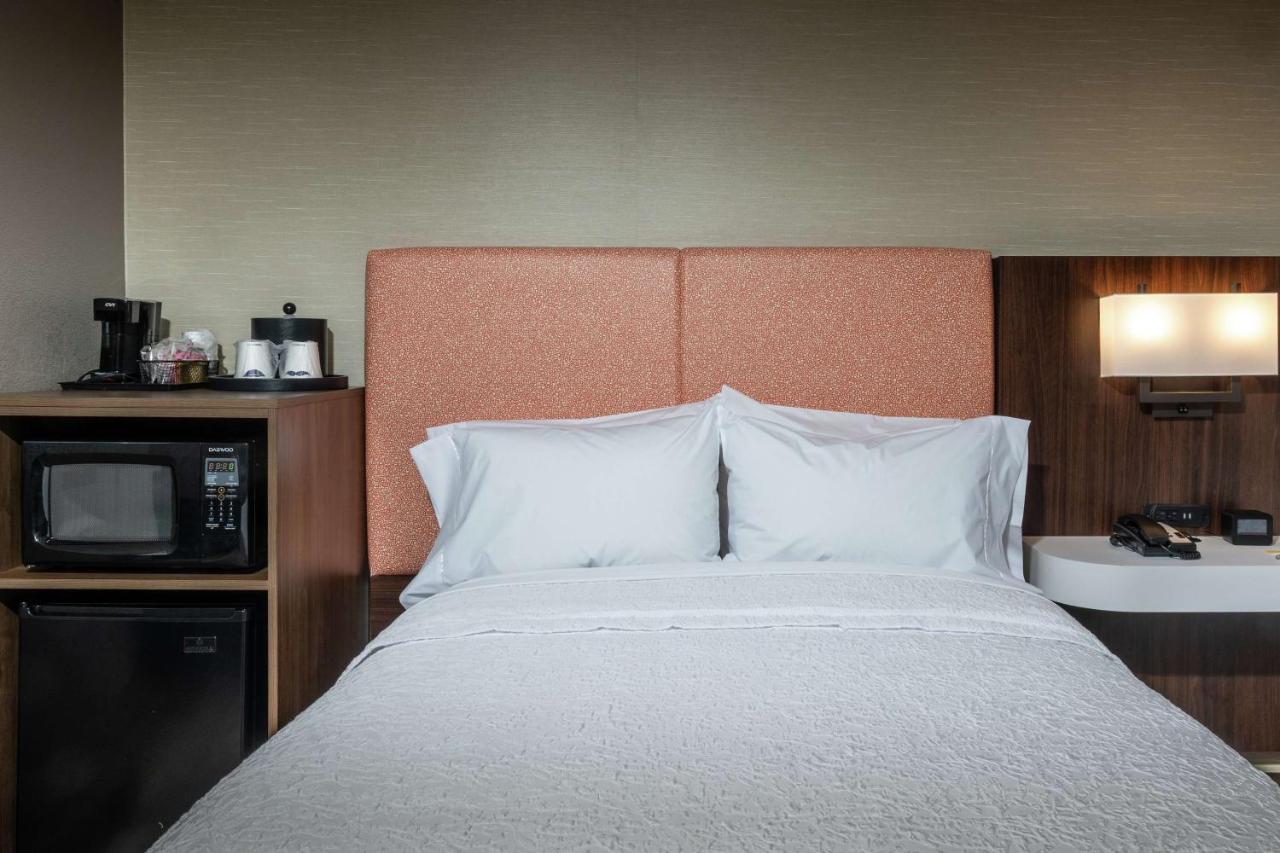 | Hampton Inn Fall River/Westport