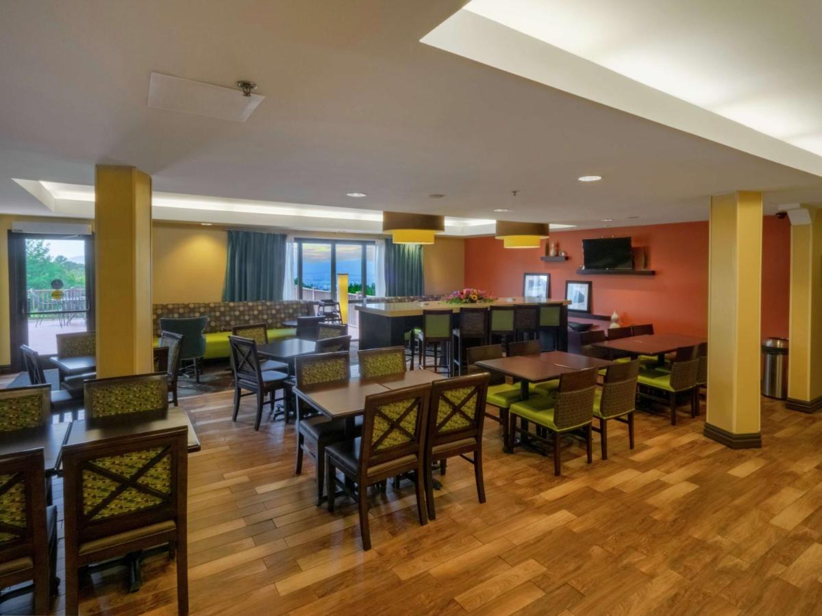 | Hampton Inn Hazleton