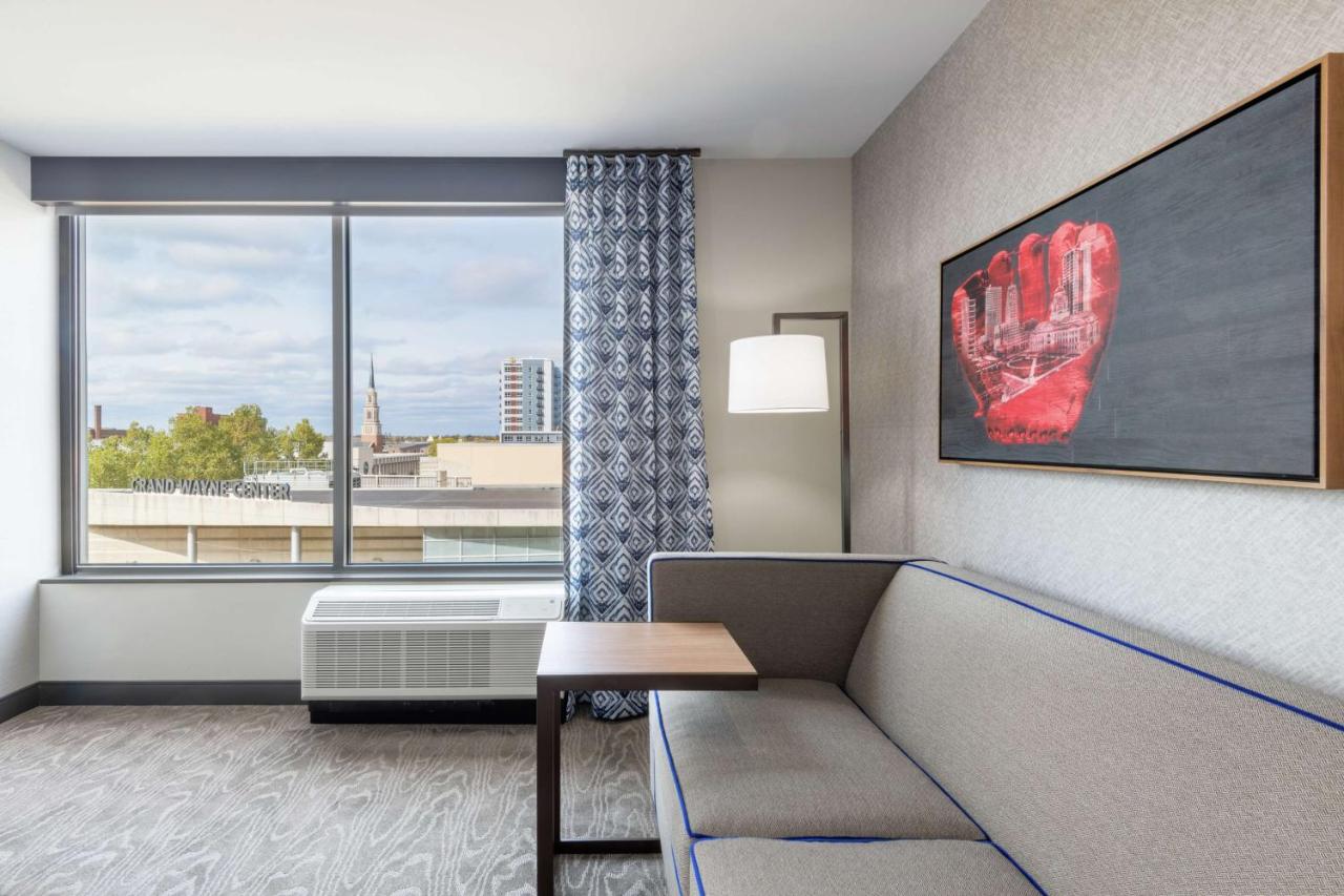 King Room with Sofa Bed at Hampton Inn & Suites Fort Wayne Downtown