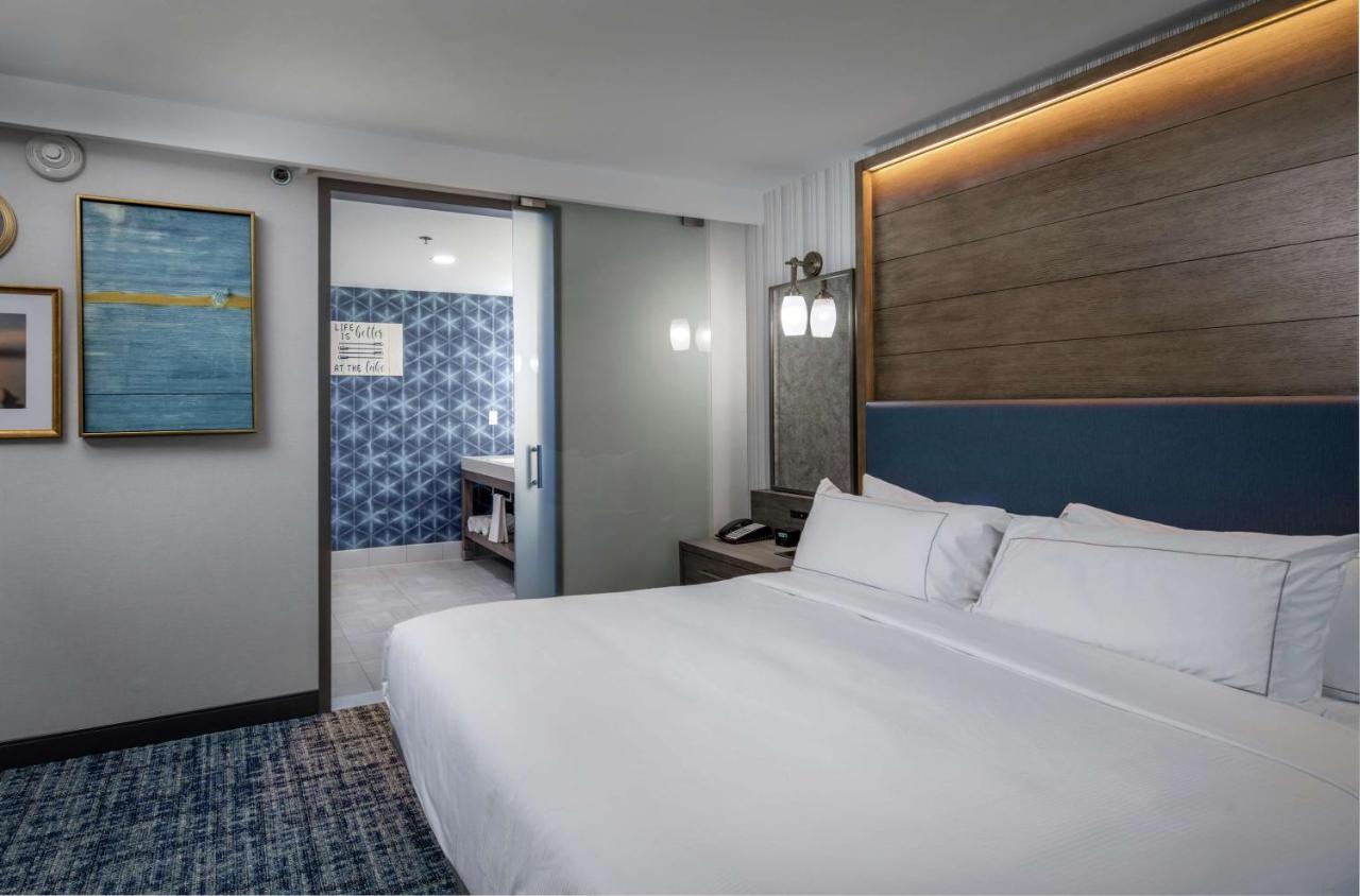 King Studio Suite at DoubleTree by Hilton Hot Springs