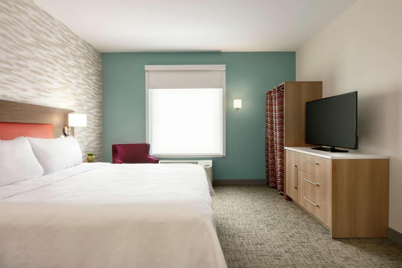 King Accessible Roll in Shower Suite with Sofa Bed -Non Smoking at Home2 Suites by Hilton Easton